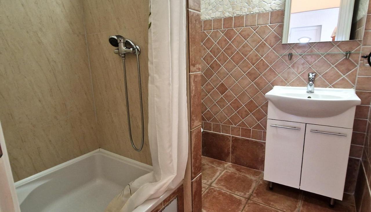 Apartment Damijan คิร์ก ภายนอก รูปภาพ