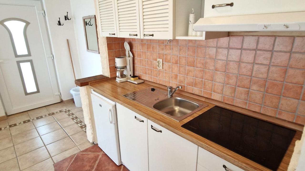 Apartment Damijan คิร์ก ภายนอก รูปภาพ