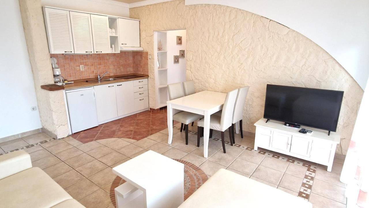 Apartment Damijan คิร์ก ภายนอก รูปภาพ