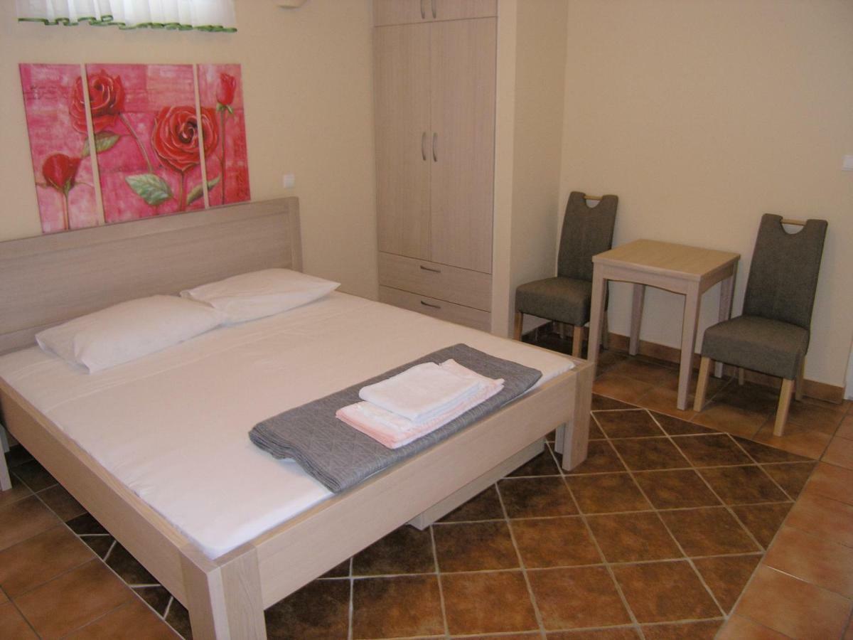 Apartment Damijan คิร์ก ภายนอก รูปภาพ