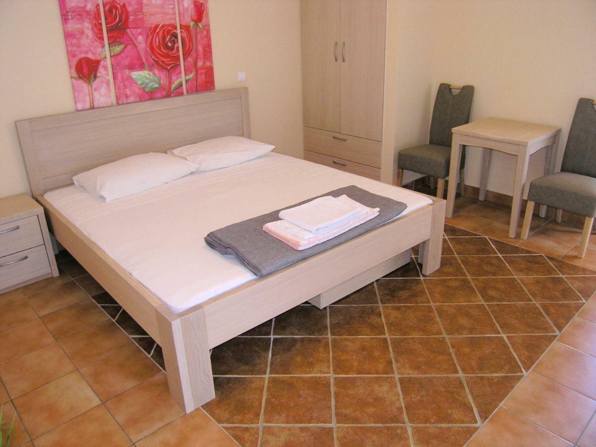 Apartment Damijan คิร์ก ภายนอก รูปภาพ